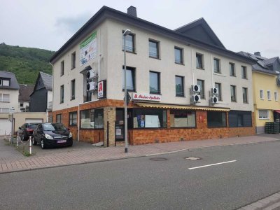 Rheinblick! Renoviert und klimatisiert.