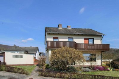 Viel Platz: Gepflegtes Einfamilienhaus samt Garten, Garage und Freistellplatz in Vorstadtlage