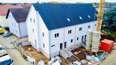 JETZT NOCH SELBST GESTALTEN: Optimal aufgeteiltes Neubau RMH  in toller Lage - 2 XXL-TG-Stellplätze