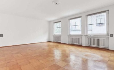 Helle 2-Zimmer-Wohnung mit Balkon & Einbauküche in Top-Lage