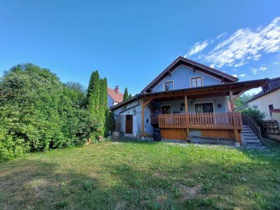 Großzügiges Einfamilienhaus, vollunterkellert in zentraler Lage