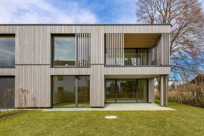 Bezugsbereiter Neubau: Nachhaltige Villen-Hälfte mit edler Design-Ausstattung