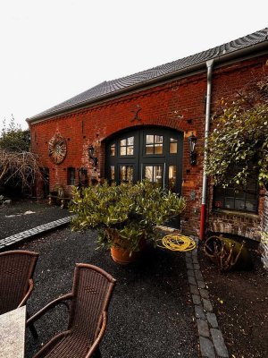 Historische Scheune - Ausbau in ein Wohnhaus oder 2 Stadtwohnungen mit Garten und Dachterrasse