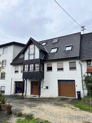 Schöne renovierte 4 Zimmer-Whg. im Ortskern