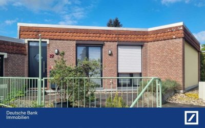 Laurensberg: 5,5-Zimmer-Maisonette-Wohnung m. kl. Garten, großem Schwimmbad- und Saunabereich