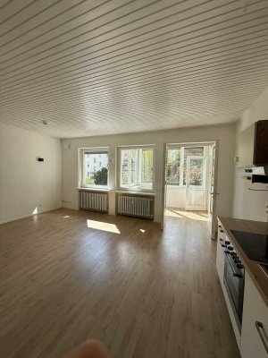 *RESERVIERT* Tolle 2- Raum Wohnung in Innenstadtlage mit großem Garten
