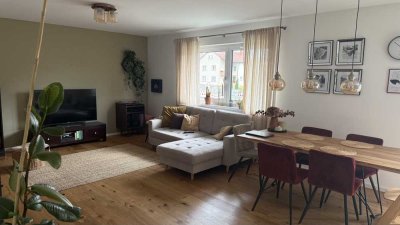 Elegante 4-Zimmer-Wohnung mit Balkon in Hallstadt