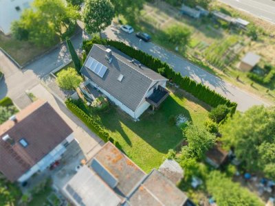 Großzügiges Einfamilienhaus in Fertigbauweise mit Garage auf großem Grundstück – sofort beziehbar
