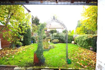Idyllisches Haus mit Garten 
und Scheune!