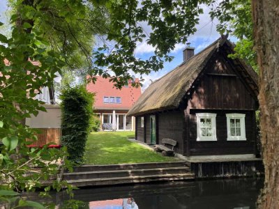 Luxus pur: Gleich 2 Häuser mit SmartHome aus vielen Naturmaterialien am Fließ im Spreewalddorf Leipe