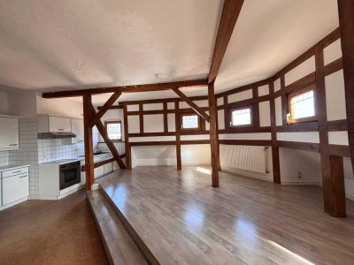 Helle 2-Dachgeschosswohnung mit Terrasse und EBK