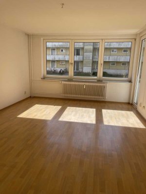 *Sonnige Erdgeschosswohnung*