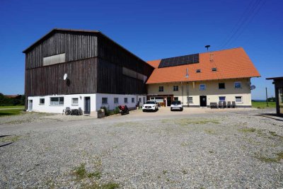 Grandioses Bauernhaus mit  32,7 ha Wiesen und Wald  und 4 - 5 Wohnungen mit 469 m ² Wfl.