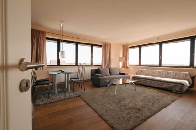Hamburg von oben! Geräumiges Apartment im Mundsburgtower