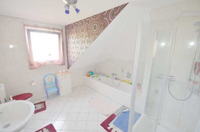 Große 3-Raum-DG-Wohnung mit traumhaftem Fernblick in Wetzlar