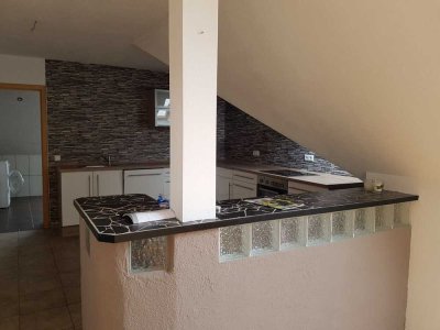 Helle 3 Zimmer Maisonette-Wohnung in Karlsbad