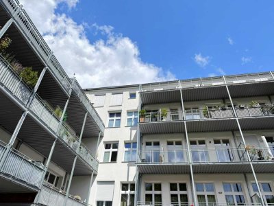 Schöne und geräumige 2-Zimmer-Wohnung mit hohen Decken