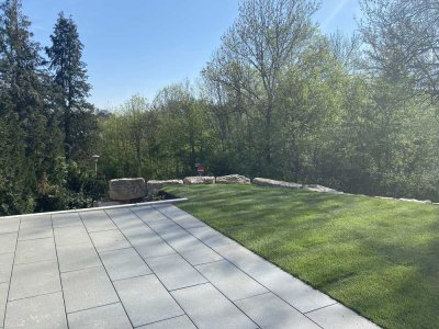 Neubau 2.5 Zi.  Whg. mit Garten und Carport