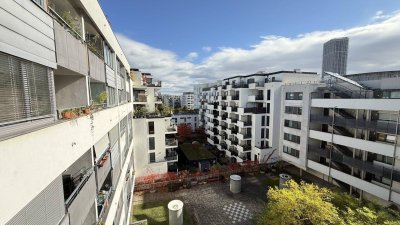 Tokiostraße / Kirschblütenpark: VIS / Japanische Schule: Möblierte 4 Zimmer-Maisonetten-Wohnung mit einer Loggia und Terrasse + optionaler Garagenstellplatz!
