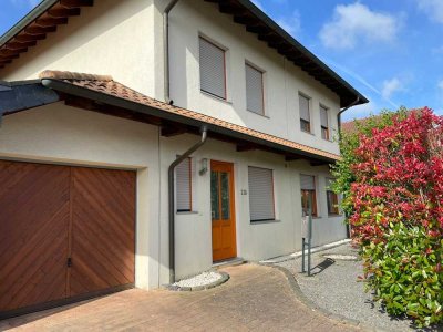 Preiswerte, gepflegte 4-Zimmer-Doppelhaushälfte mit EBK in Gangelt