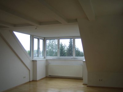 Helle Dachgeschossgarconniere
