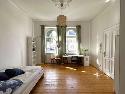 Stilvoll wohnen im Gründerzeitambiente – Möblierte 3-Zimmer-Wohnung mit Gartenzugang