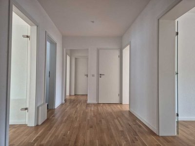 Geräumige 4‑Zimmer Wohnung im 1. OG in zentraler Lage