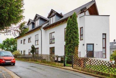 Provisionsfrei & eigener Gartenanteil! Modernisierte & helle 2 Zimmer Wohnung mit Terrasse & Balkon