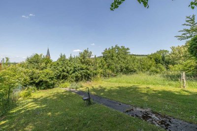 Projekt mit Weitsicht: Doppelhaushälfte mit Traumblick über Weingarten für kreative Köpfe