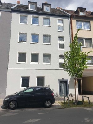 Schöne 2,5 Zimmer-Whg. mit Einbauküche + Balkon
