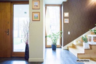 Doppelhaushälfte mit Garage