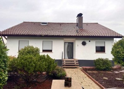 Freistehendes, frisch saniertes Einfamilienhaus....