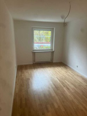 Frisch sanierte 3- Zimmer Wohnung mit EBK & Balkon in Herzogenaurach