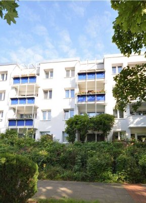 Zu Dezember: Schöne 1-Zimmer-Wohnung mit Balkon und Außenstellplatz in Hummelsbüttel!