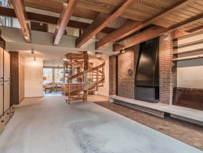 große Architekten-Maisonette Wohnung mit Potenzial