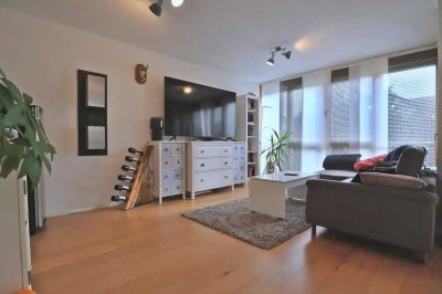 Großzügige 4 Zimmer Wohnung mit Süd-west Garten lädt zum Entspannen ein