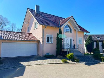Beeindruckendes, freistehendes Einfamilienhaus mit Einliegerwohnung in toller Lage in Neuenstadt