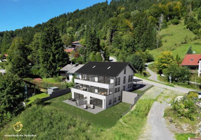 NEUBAU
In Oberstaufen - Wiedemannsdorf
Exklusive 4-Zimmer Maisonette Wohnung 
-provisionsfrei-