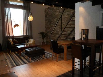 Provisionsfrei möblierte Loft Maisonette Wohnung mit Parkplatz