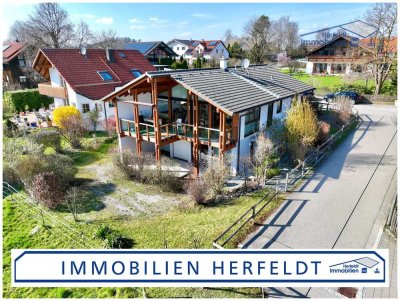 Zweifamilienhaus mit Bergblick – ca. 160 m² Wohnfläche, Einliegerwohnung und großes Grundstück