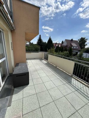 Helle, möblierte 3,5-Zi-Whg m. gr. Terrasse Lauf rechts