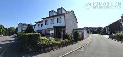 REIHENENDHAUS MIT GARTEN UND GARAGE IN FAMILIENFREUNDLICHER WOHNLAGE
