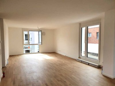 Traumhaftes 4-Zimmer Penthouse mit EBK, 2 TG-Stellplätze & Dachterrasse