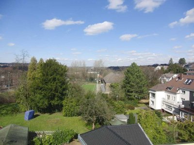 Konkurrenzlos schöne Komfort DG-ETW mit Kamin, Balkon , EBK