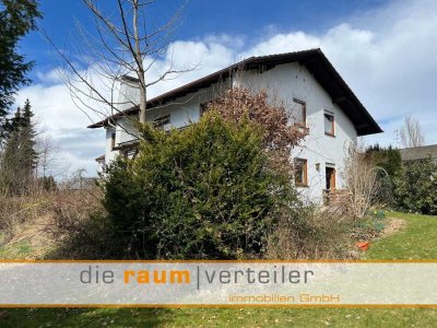 1-2 Fam.- Haus (Altbau), 200 qm Wfl.- Nähe Chiemsee, gr. Grundst. (1.060 qm), Neubau DHH + EFH mögl.