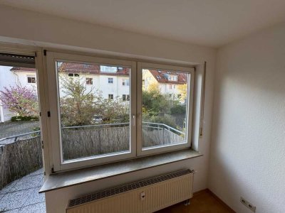 Schöne, helle und ruhige 3-Zimmer-Wohnung mit Balkon und Einbauküche