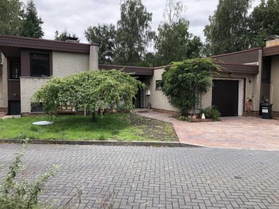 Geräumiges und vollst. renoviertes 5-Raum-Haus mit geh. Innenausstattung und EBK