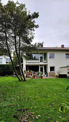 Ruhige, sonnige Doppelhaushälfte mit Garten