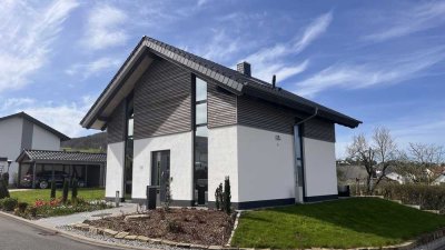 Luxuriöse vollmöblierte Stadtvilla in malerischen Habichtswald (nur 9 km von Kassel entfernt).