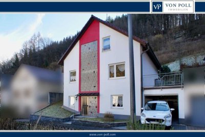Gepflegtes Wohnhaus mit Garten und Garage